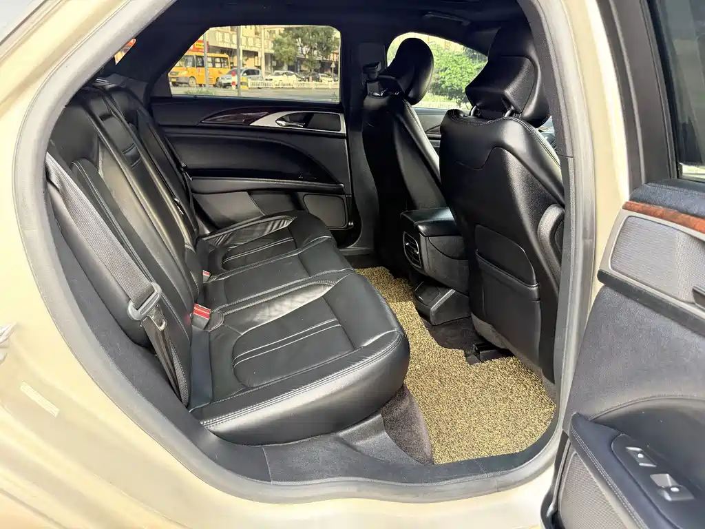 Lincoln MKZ — миниатюра 8