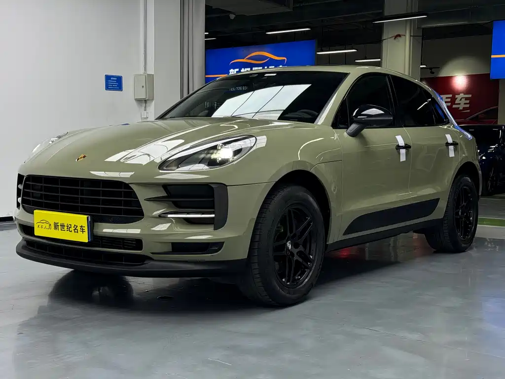 PORSCHE MACAN