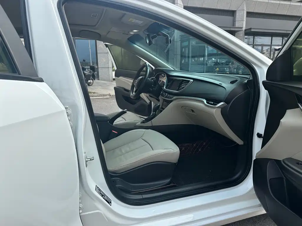 Buick Excelle — миниатюра 7