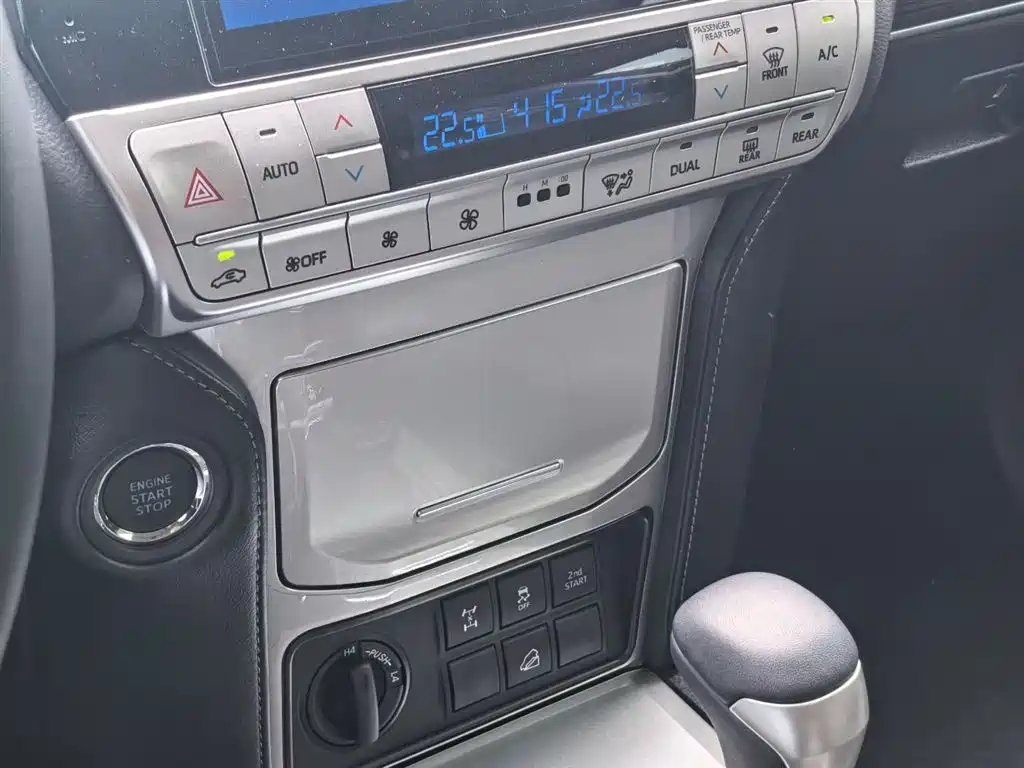Toyota Land Cruiser Prado 2023 4.0L AT