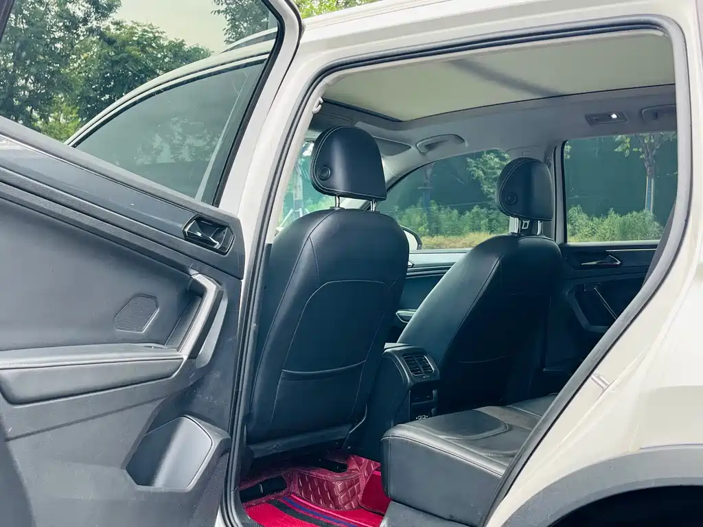 Volkswagen Tiguan L L 2021 330TSI AT R-Line