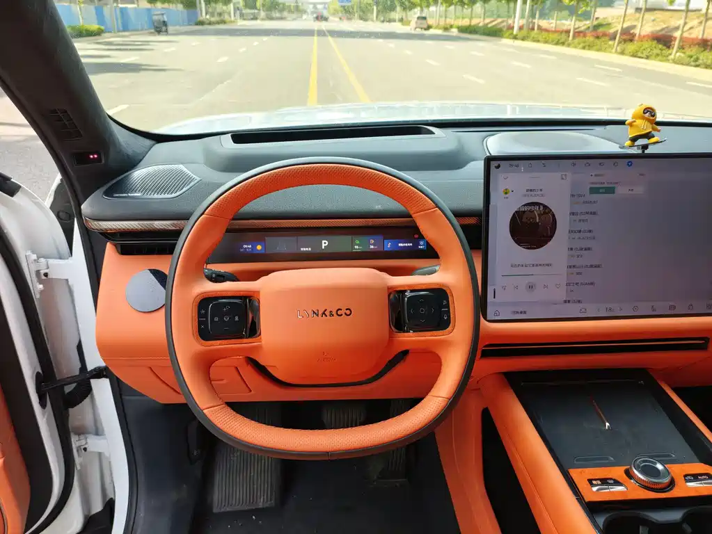 Lynk & Co 900 2025 2.0T Ultra 6 мест