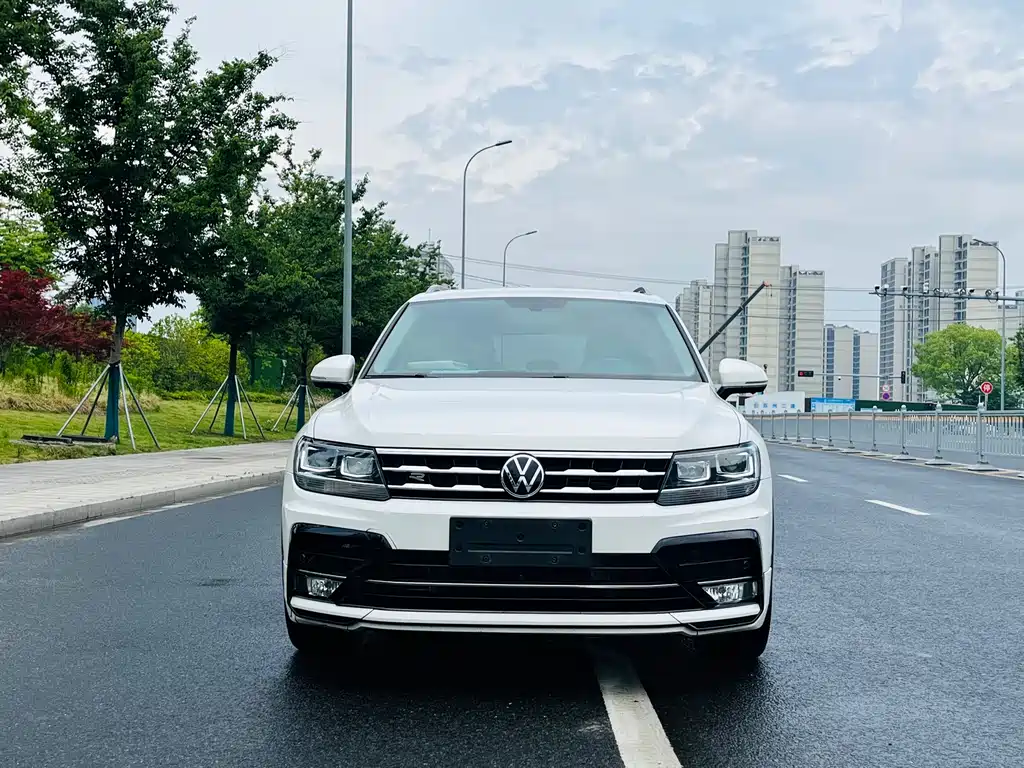 Volkswagen Tiguan L L 2021 330TSI AT R-Line
