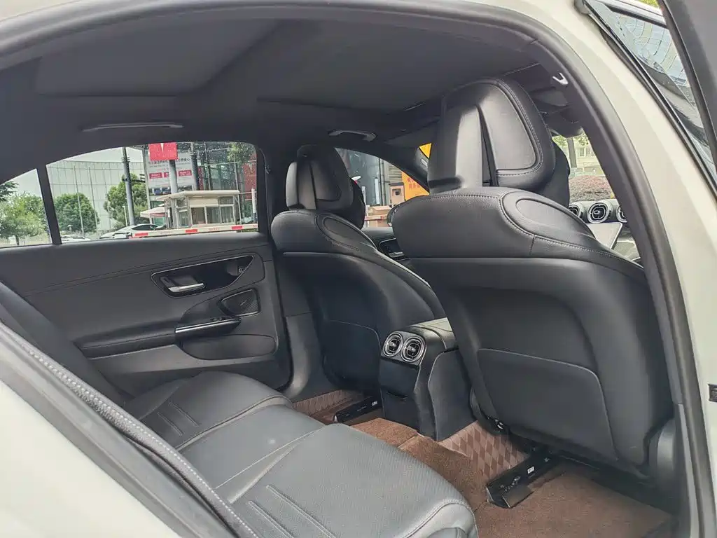 Mercedes-Benz C-Class — миниатюра 25