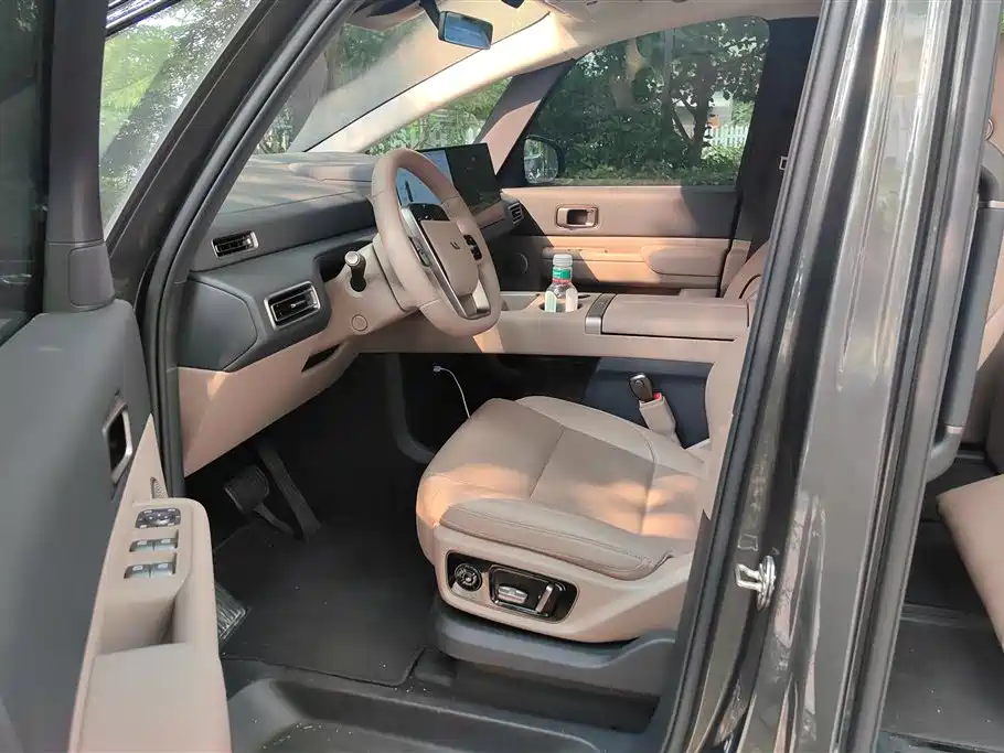 Li Auto MEGA 2025 Home