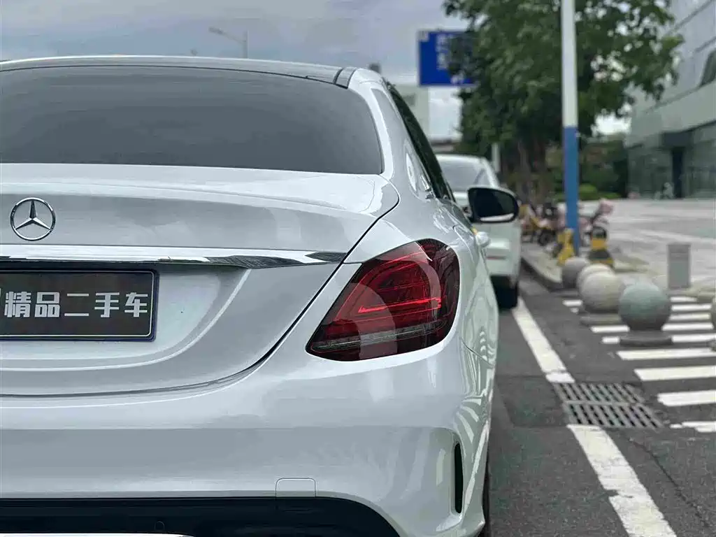 Mercedes-Benz C-Class — миниатюра 11