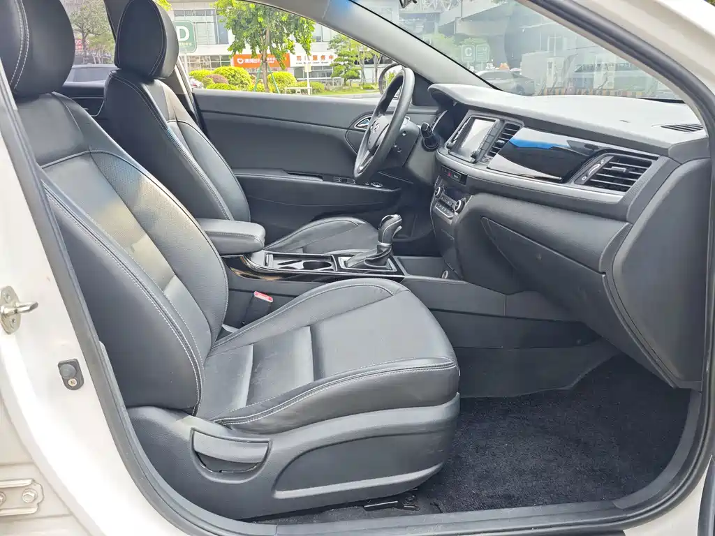 Hyundai Mistra 2017 1.6T AT GLS V