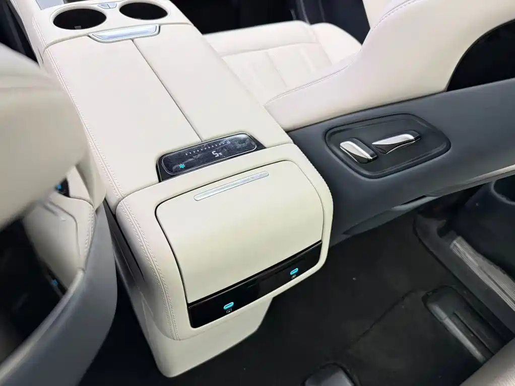 BYD Xia — миниатюра 12