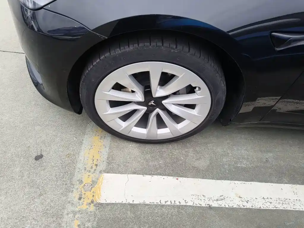 Tesla Model 3 — миниатюра 23