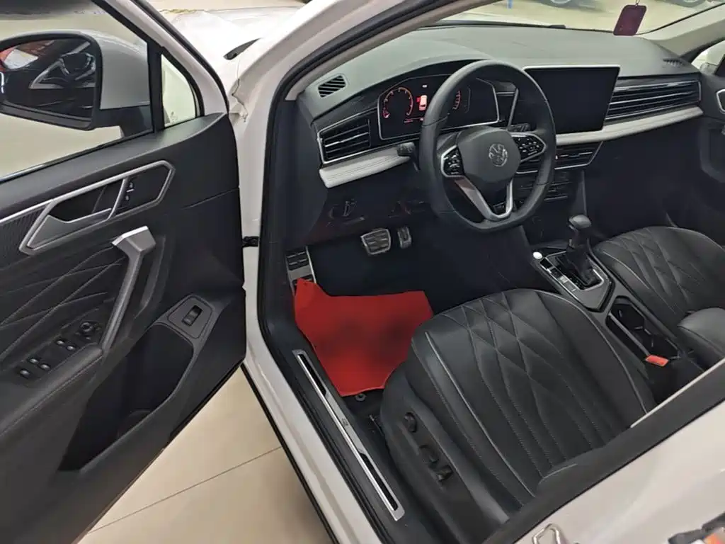 Volkswagen Tiguan L — миниатюра 16
