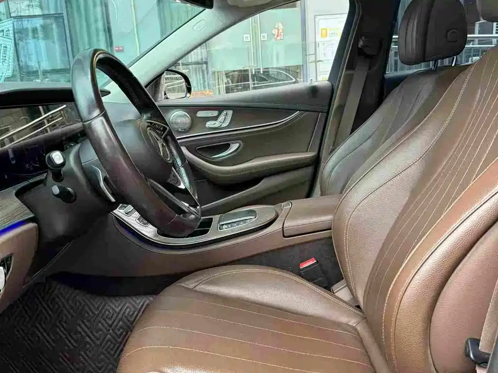 Mercedes-Benz E-Class — миниатюра 9