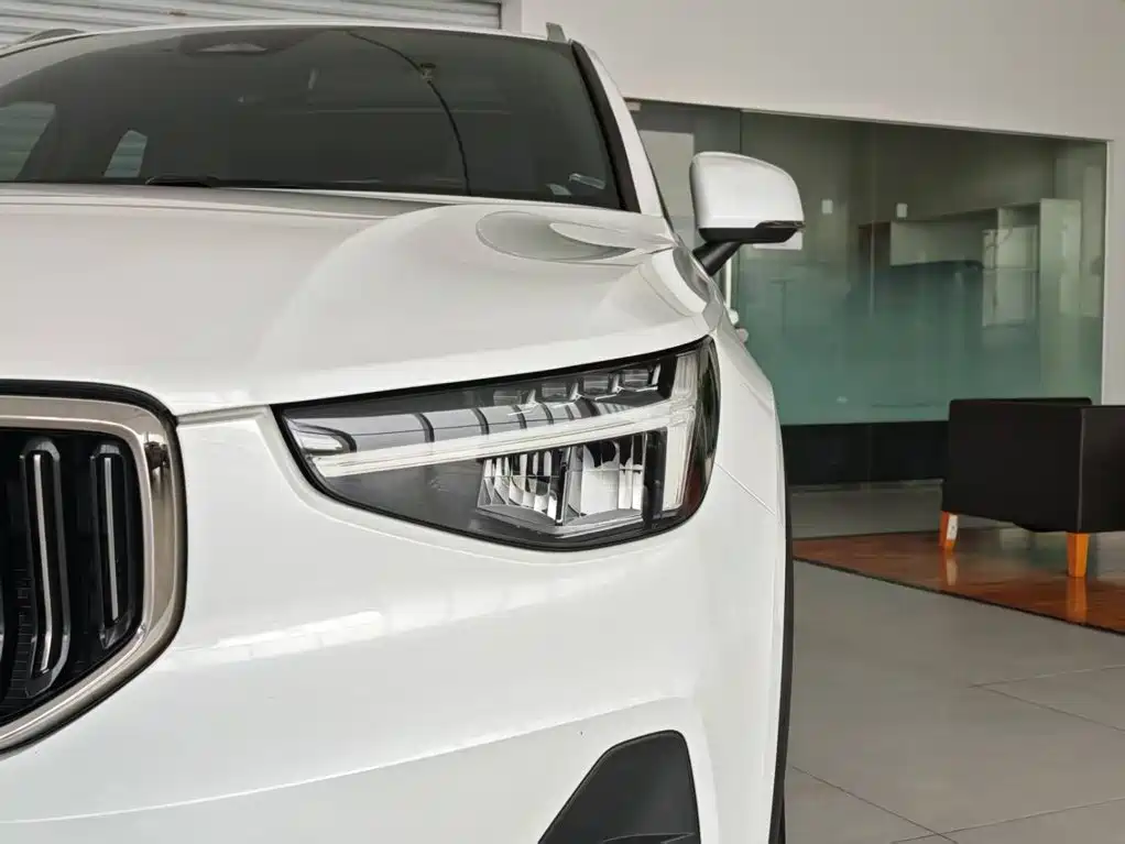 Volvo XC40 — миниатюра 4