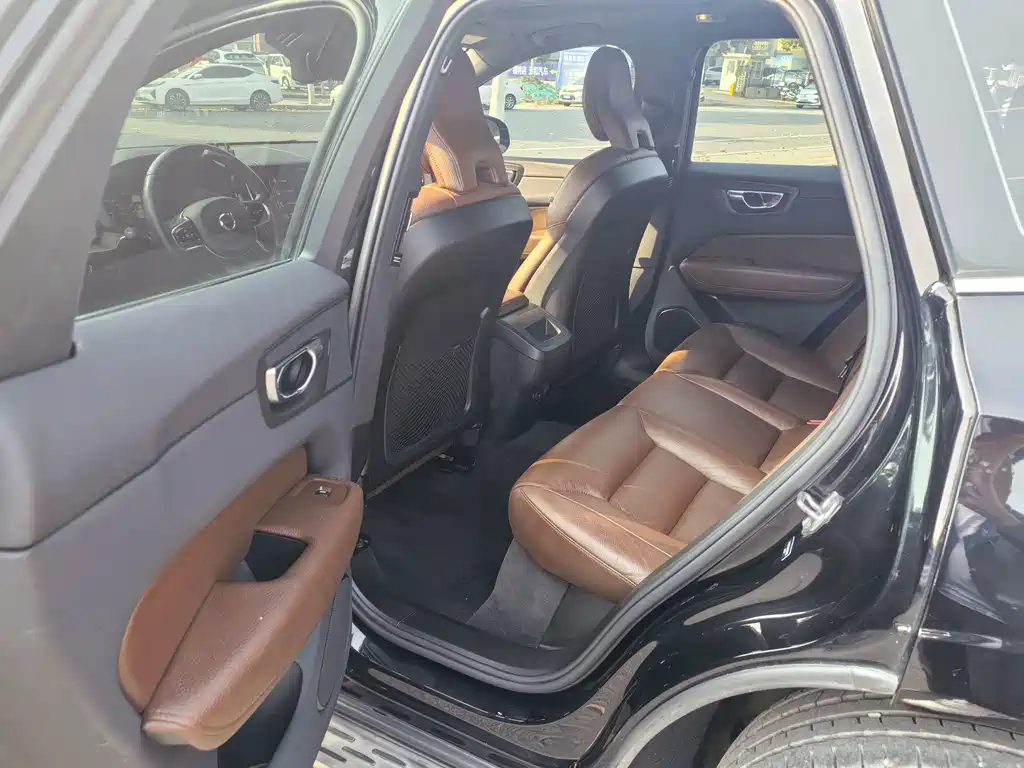 Volvo XC60 — миниатюра 5