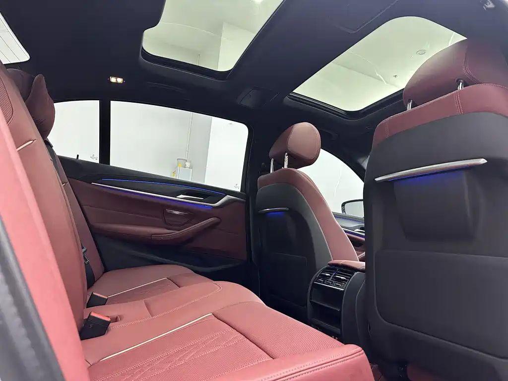 BMW 5 Series — миниатюра 15