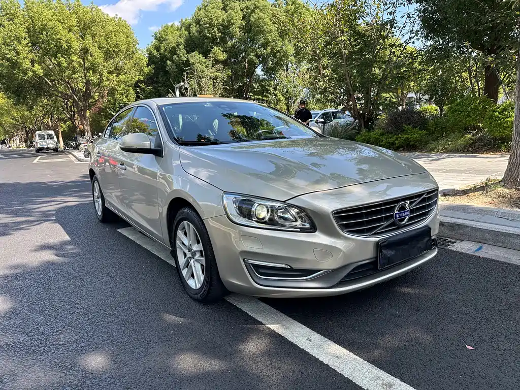 Volvo S60 — миниатюра 3