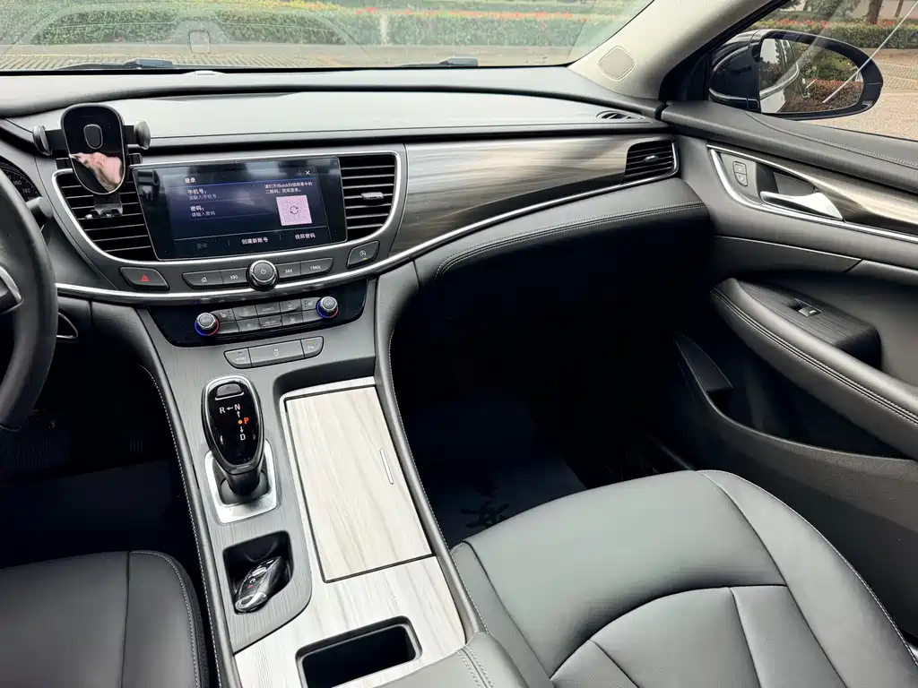 Buick LaCrosse — миниатюра 12