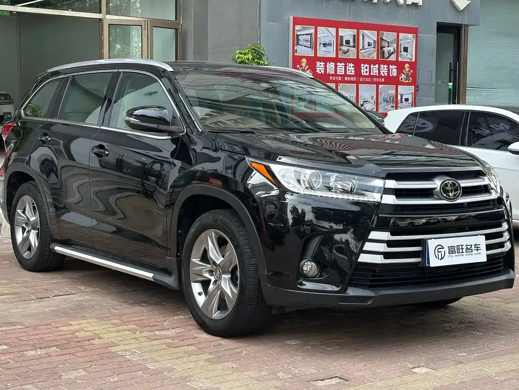 Toyota Highlander 2018 2.0T Luxury 7 мест V
