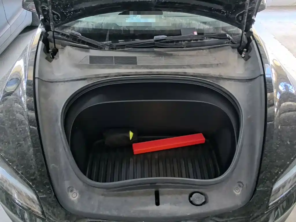 Tesla Model 3 — миниатюра 20