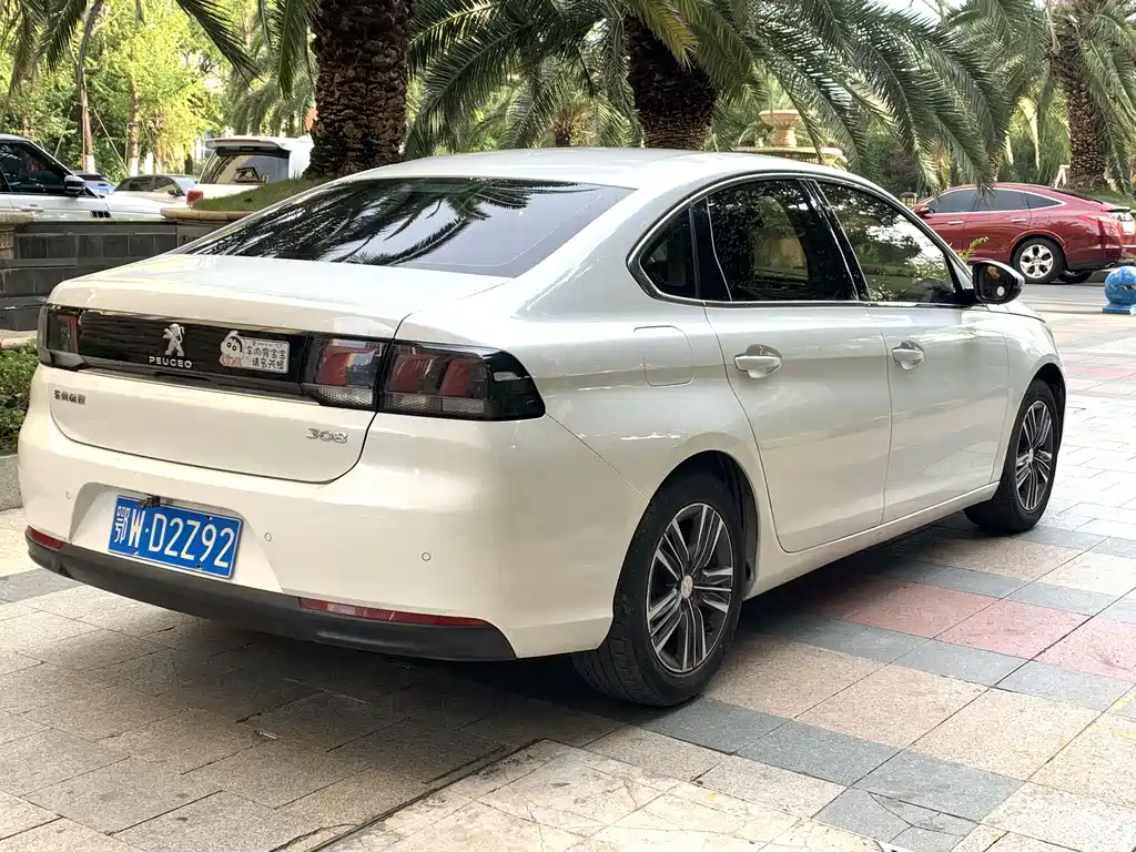 Peugeot 308 — миниатюра 9