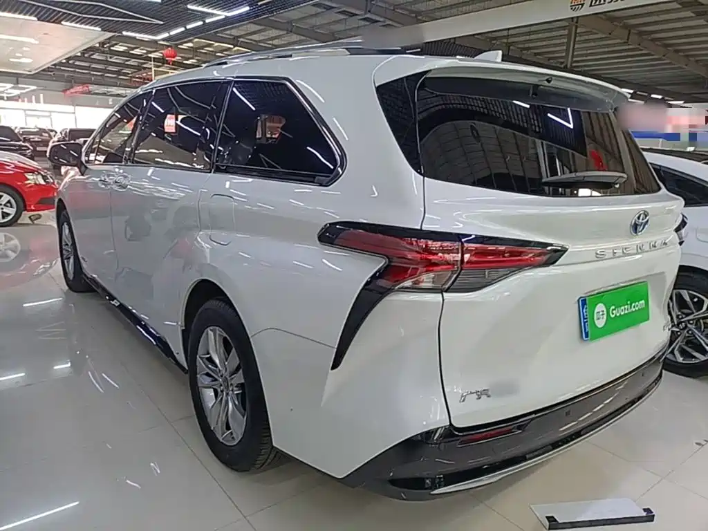 Toyota Sienna — миниатюра 5
