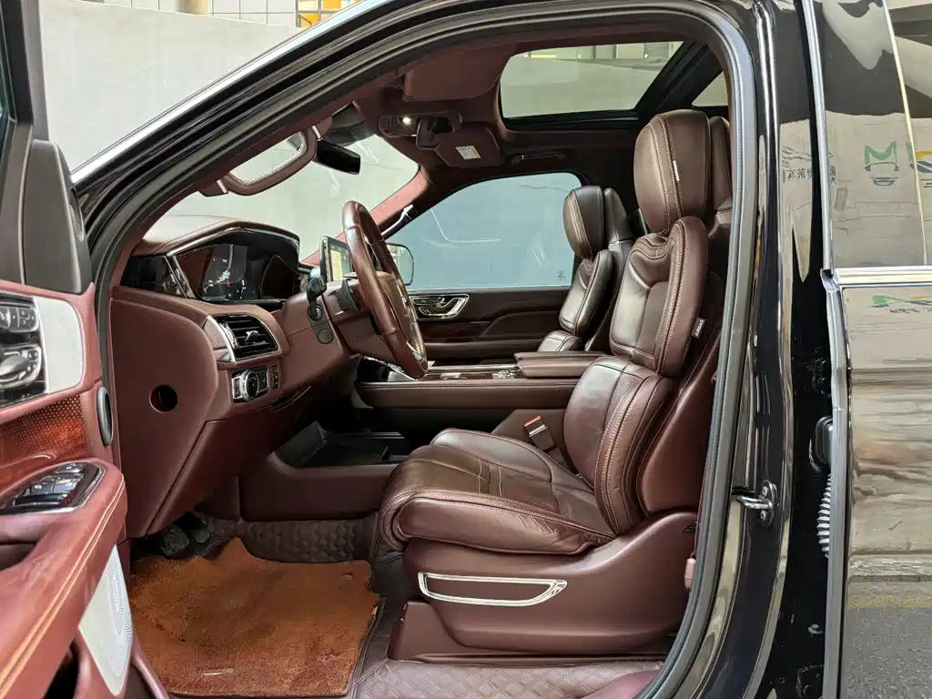 Lincoln Navigator — миниатюра 9