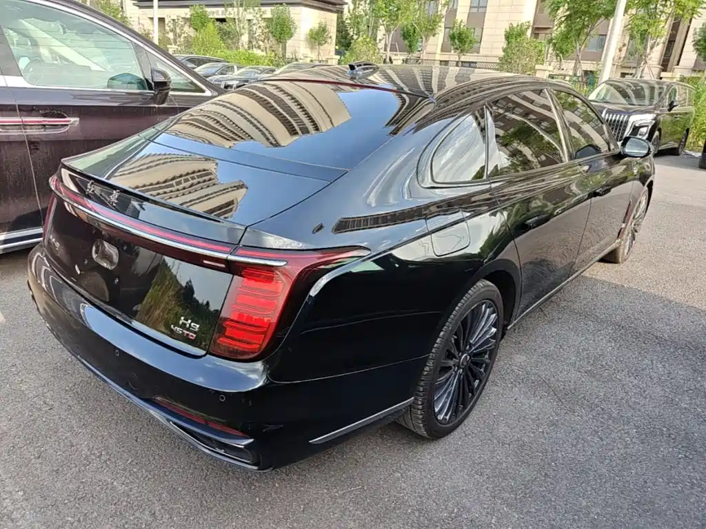 Hongqi H9 2025 2.0T 5 мест