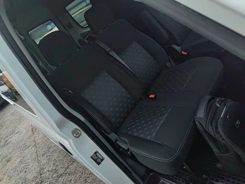 MAXUS V80 — миниатюра 25
