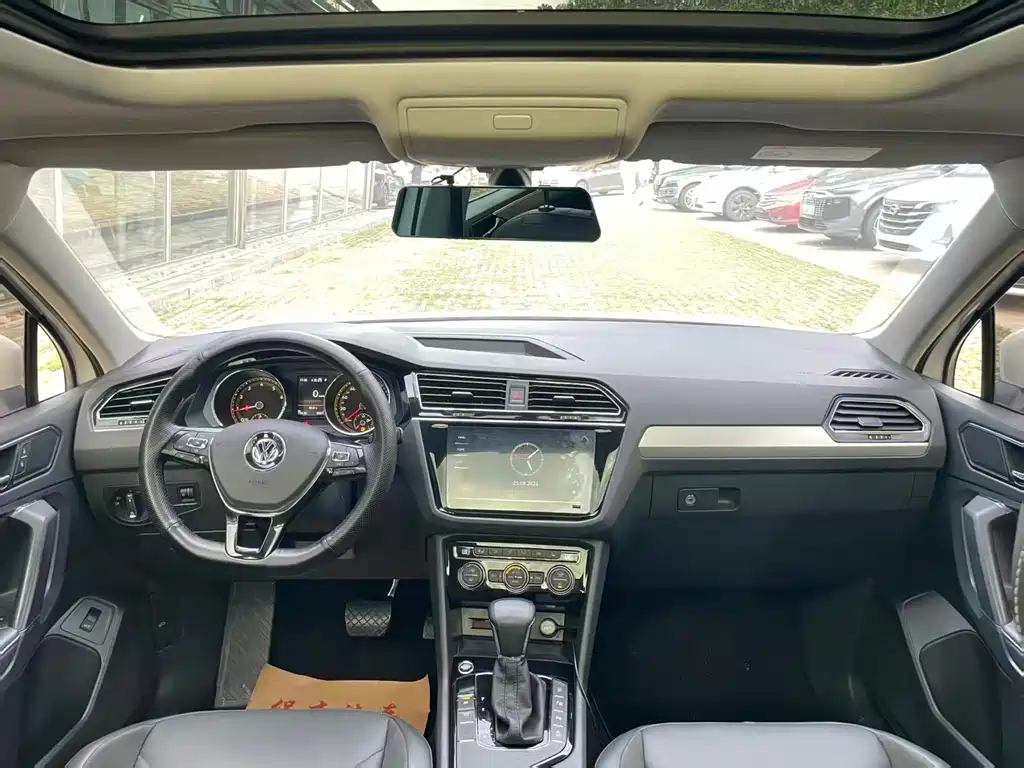 Volkswagen Tiguan L — миниатюра 6