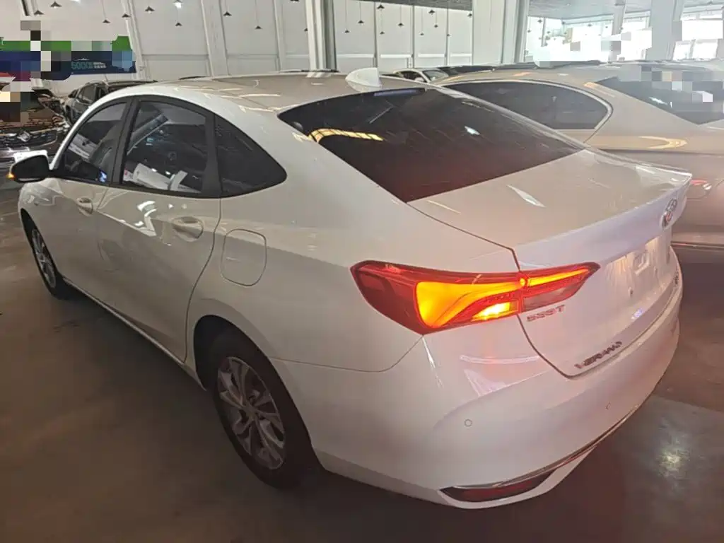 Buick Verano — миниатюра 5