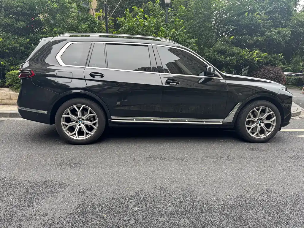 BMW X7 2023 xDrive40i Lead Luxury
