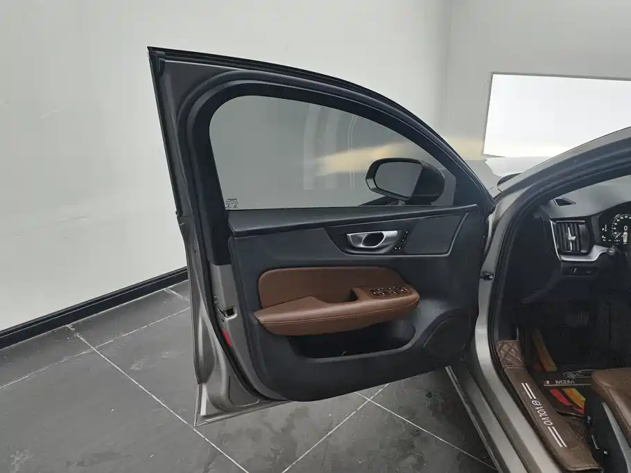Volvo S60 — миниатюра 7
