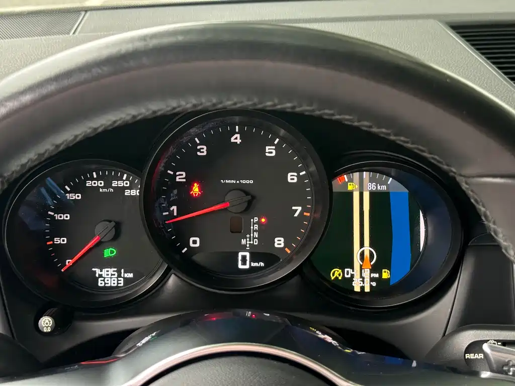 Porsche Macan — миниатюра 8
