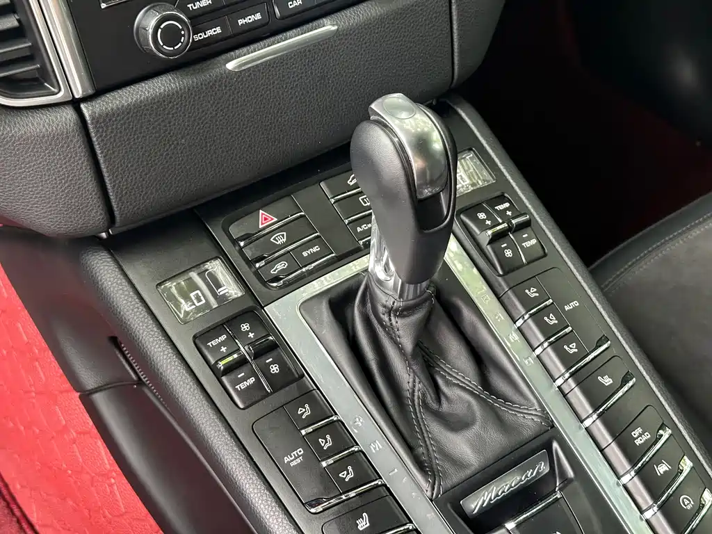 Porsche Macan — миниатюра 12