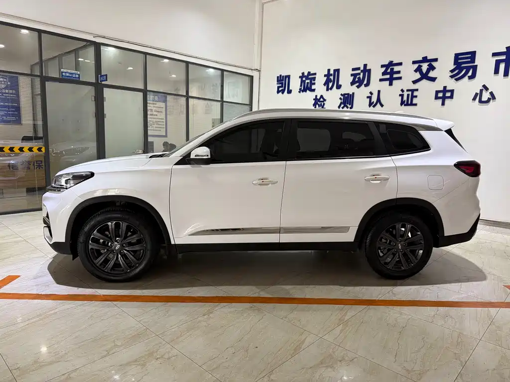 Chery Tiggo 8 2022 — фото 7