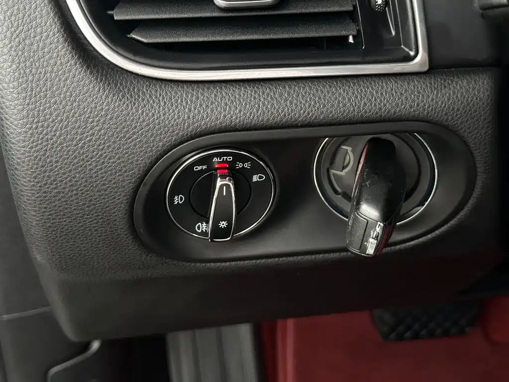 Porsche Macan — миниатюра 9