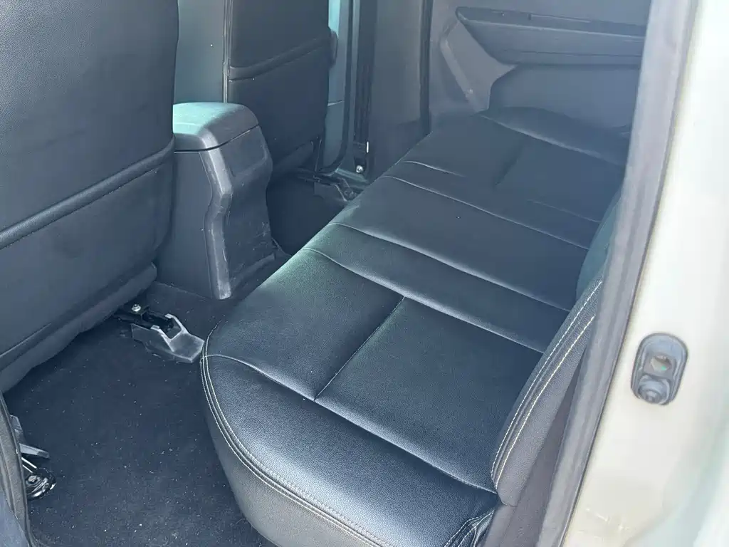 Isuzu RE-MAX Ruimai — миниатюра 7