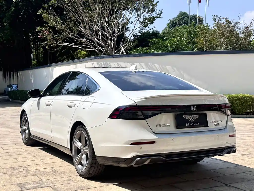 Honda Accord — миниатюра 6
