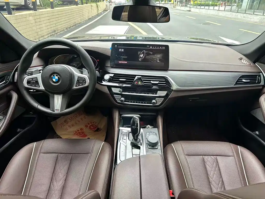 BMW 5 Series — миниатюра 6