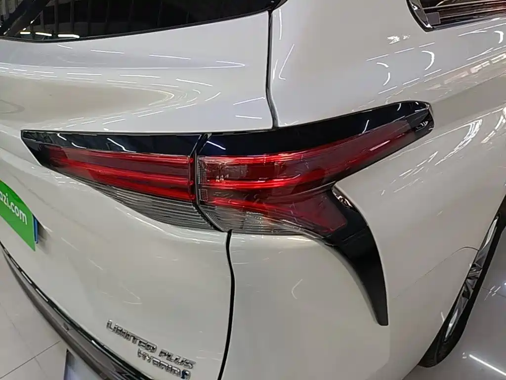 Toyota Sienna — миниатюра 8