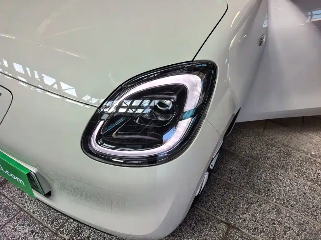 Wuling MINIEV — миниатюра 3