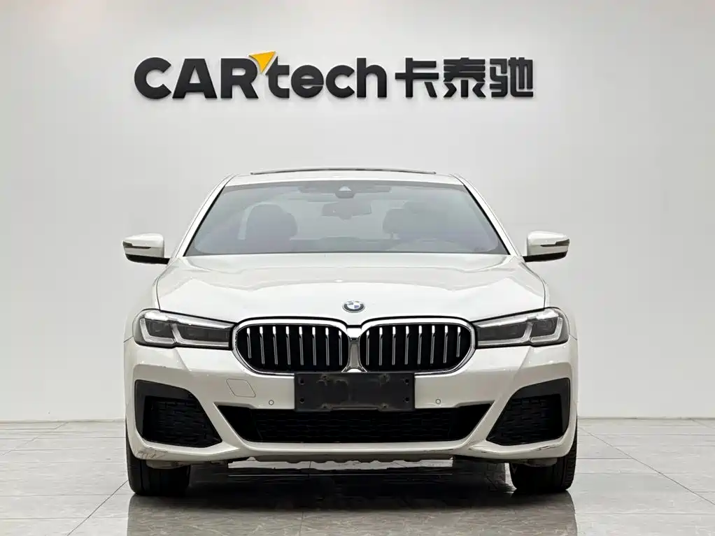 BMW 5 Series — миниатюра 7