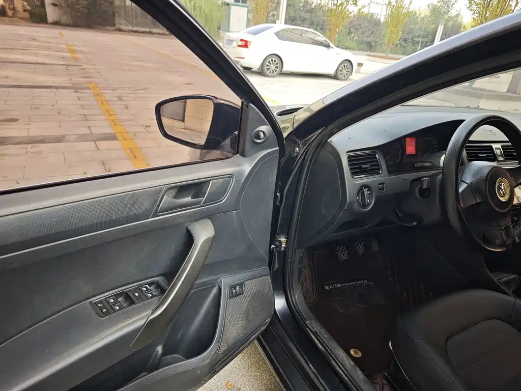 Volkswagen Santana — миниатюра 9