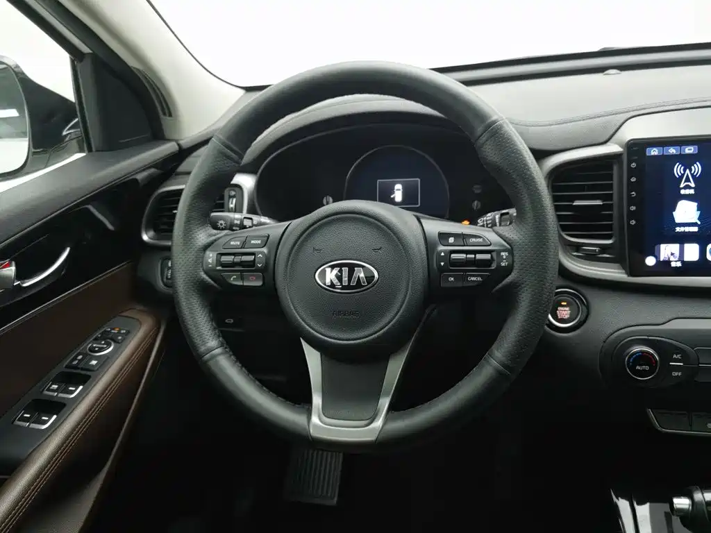 Kia Sorento — миниатюра 11