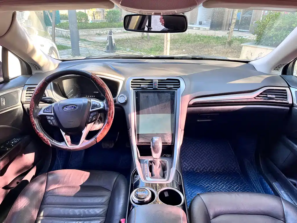 Ford Mondeo — миниатюра 10