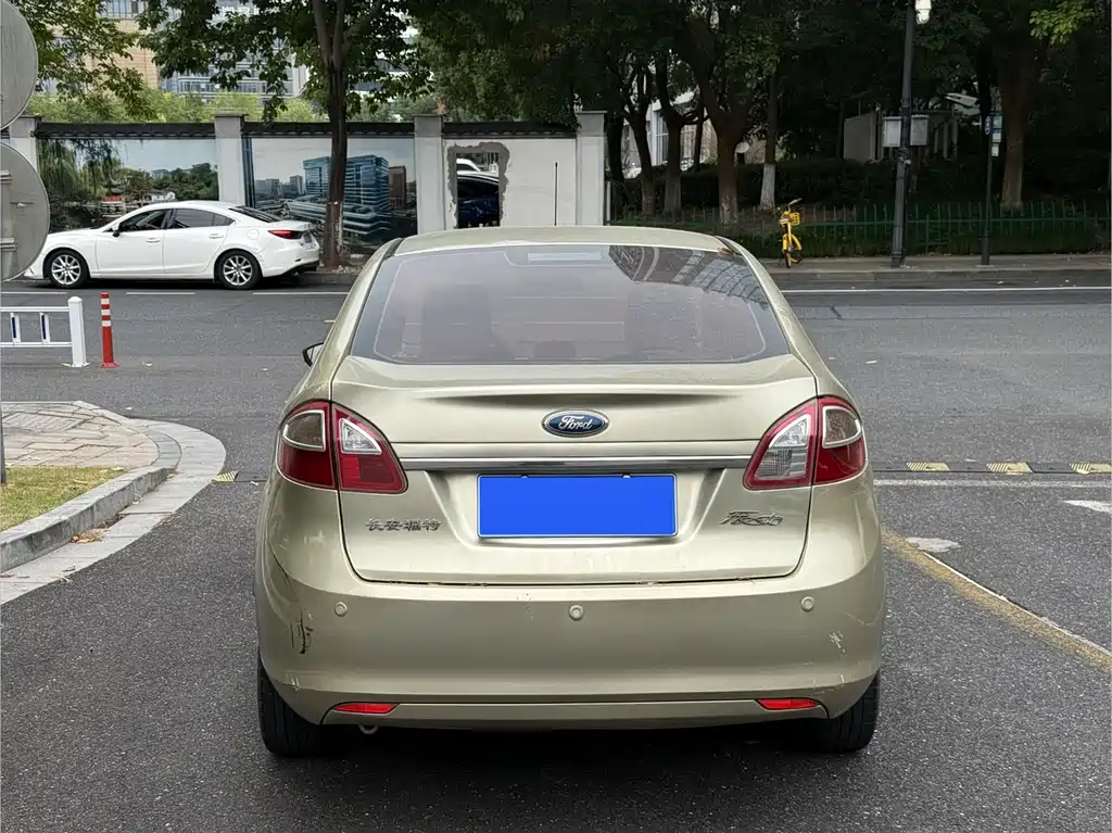 Ford Fiesta — миниатюра 12