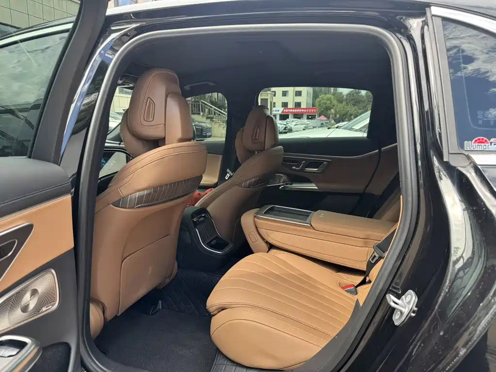 Mercedes-Benz E-Class — миниатюра 5