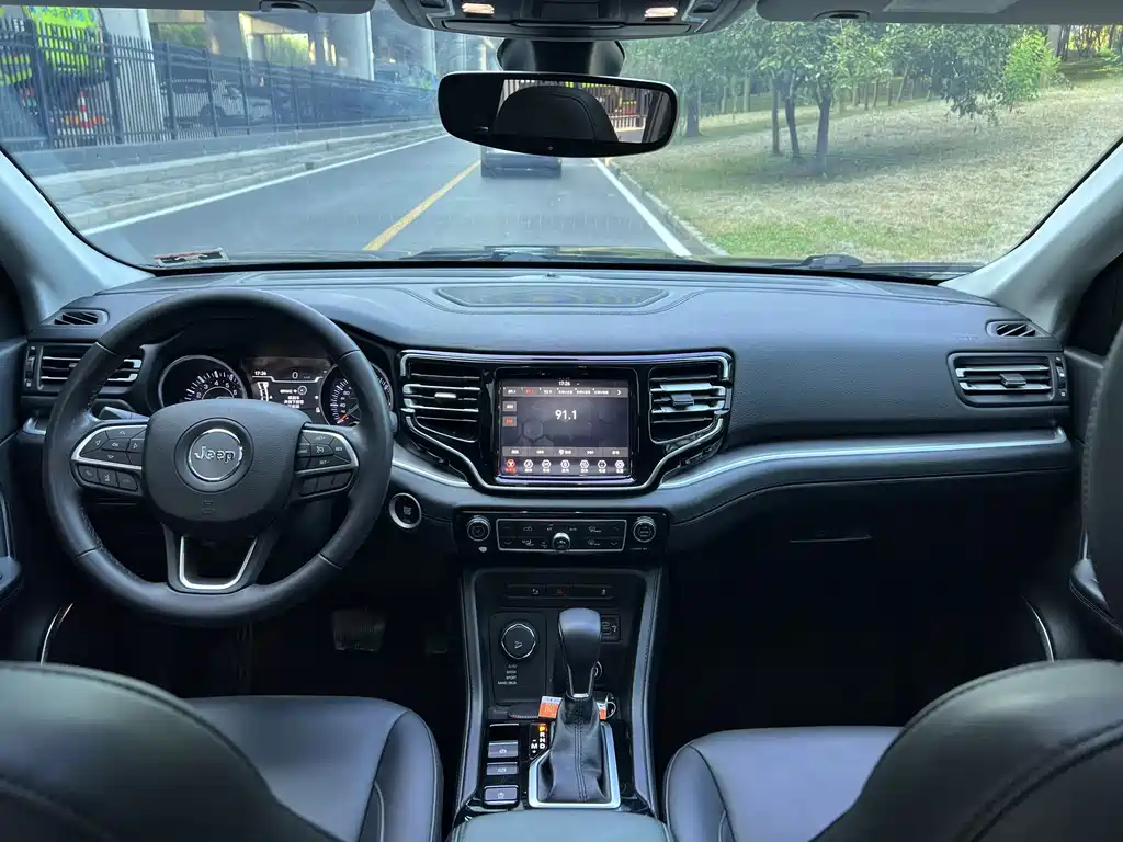 Jeep Grand Commander — миниатюра 5