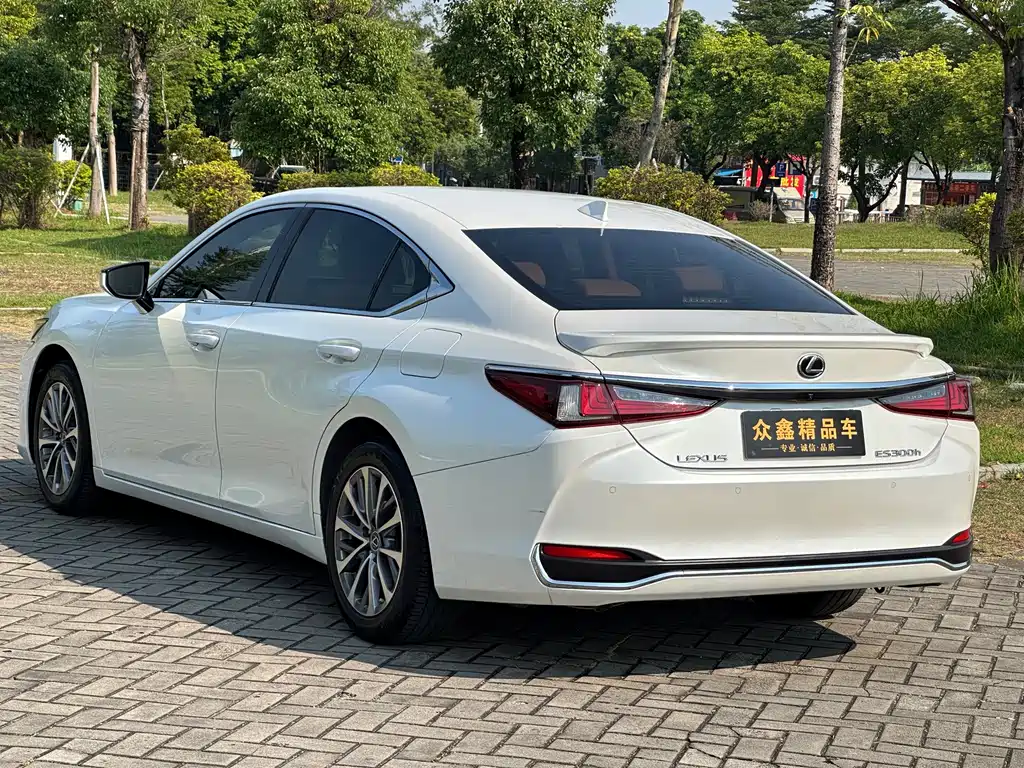 Lexus ES — миниатюра 14