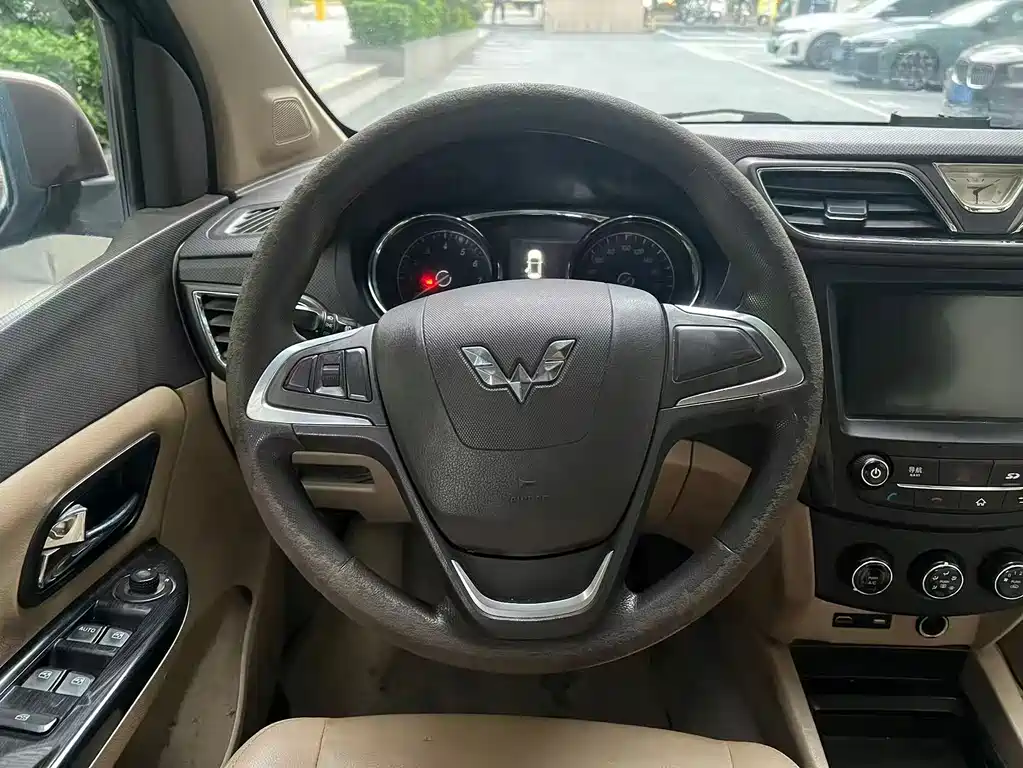 Wuling Hongguang — миниатюра 7