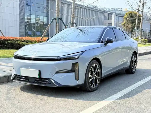 GEELY GALAXY GALAXY L6 2024